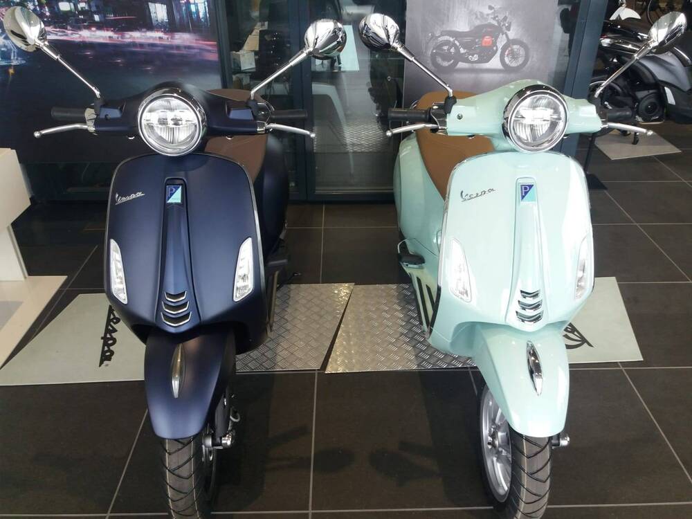 Vespa Primavera 125 3v Ie Abs 21 Nuova A Napoli Vetrinamotori